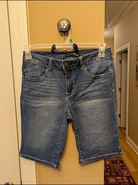 1822 Denim Classic Blue Jean Shorts